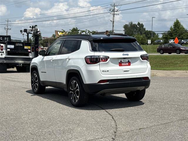Used 2024 Jeep Compass Limited AWD/4WD image 7