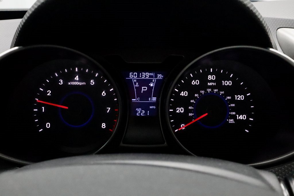 Used 2017 Hyundai Veloster Value Edition image 26