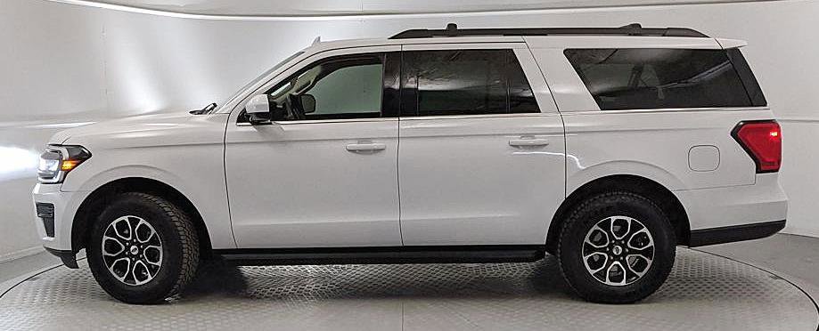 Certified 2024 Ford Expedition Max XLT image 5