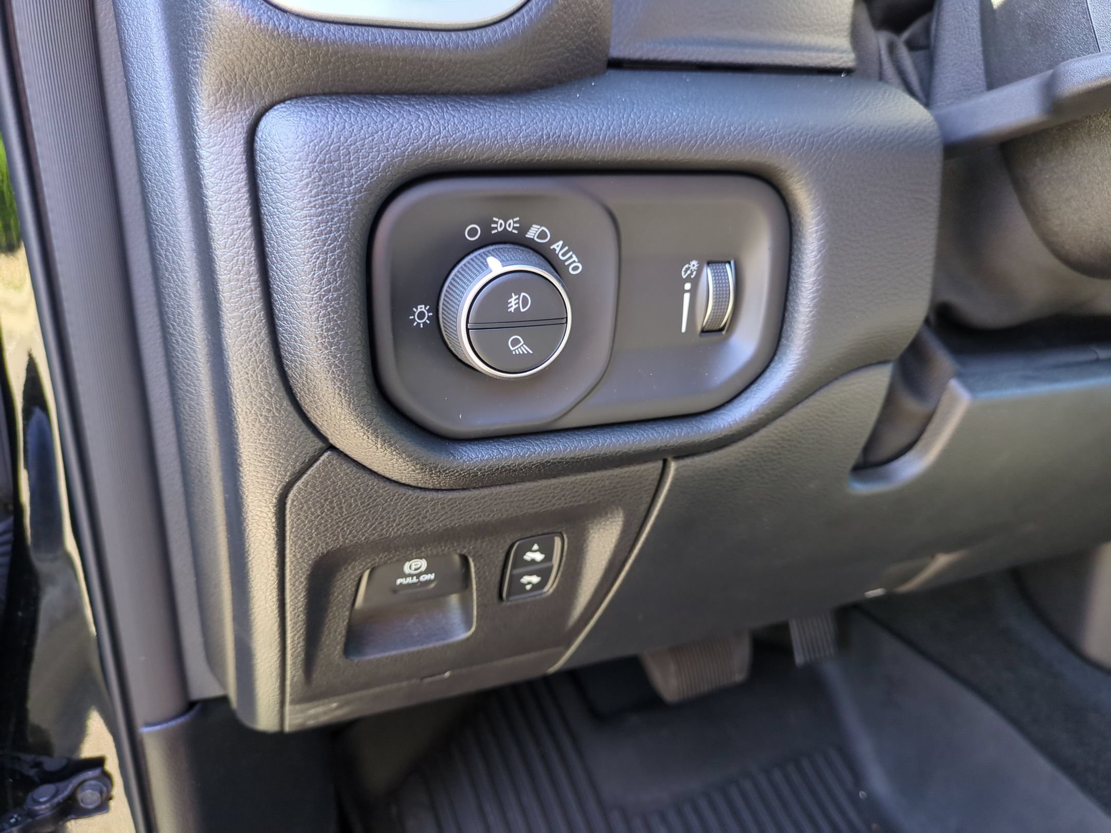 Used 2021 RAM 1500 Big Horn AWD/4WD image 18