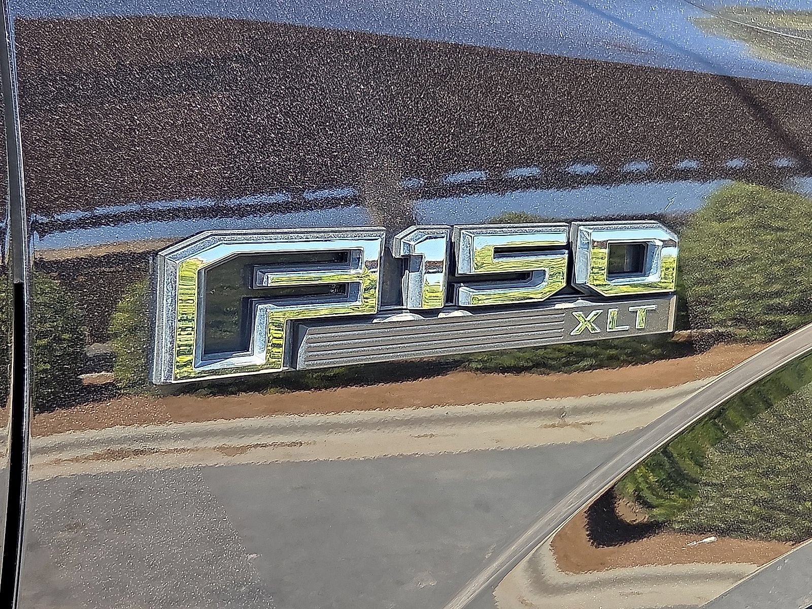Certified 2019 Ford F150 XLT w/ Equipment Group 302A Luxury AWD/4WD image 8
