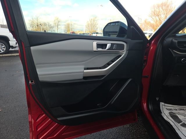 Certified 2023 Ford Explorer XLT w/ Equipment Group 202A image 23