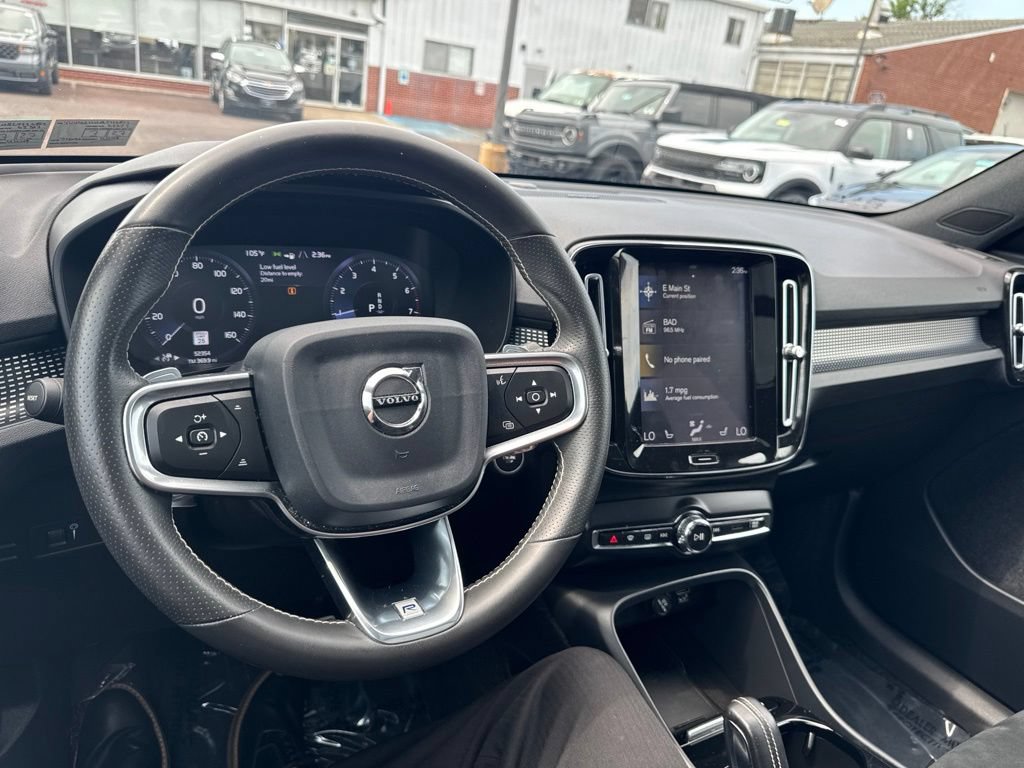 Used 2020 Volvo XC40 T5 R-Design w/ Protection Package AWD/4WD image 18