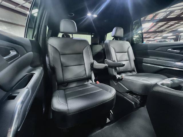 Used 2025 Chevrolet Traverse LT FWD image 20
