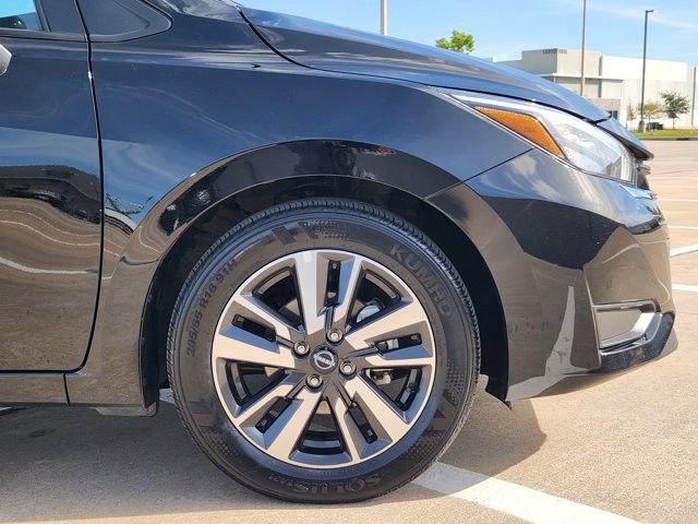 Used 2025 Nissan Versa SV image 8