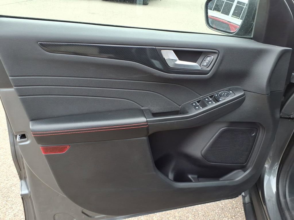 Certified 2024 Ford Escape ST-Line image 13