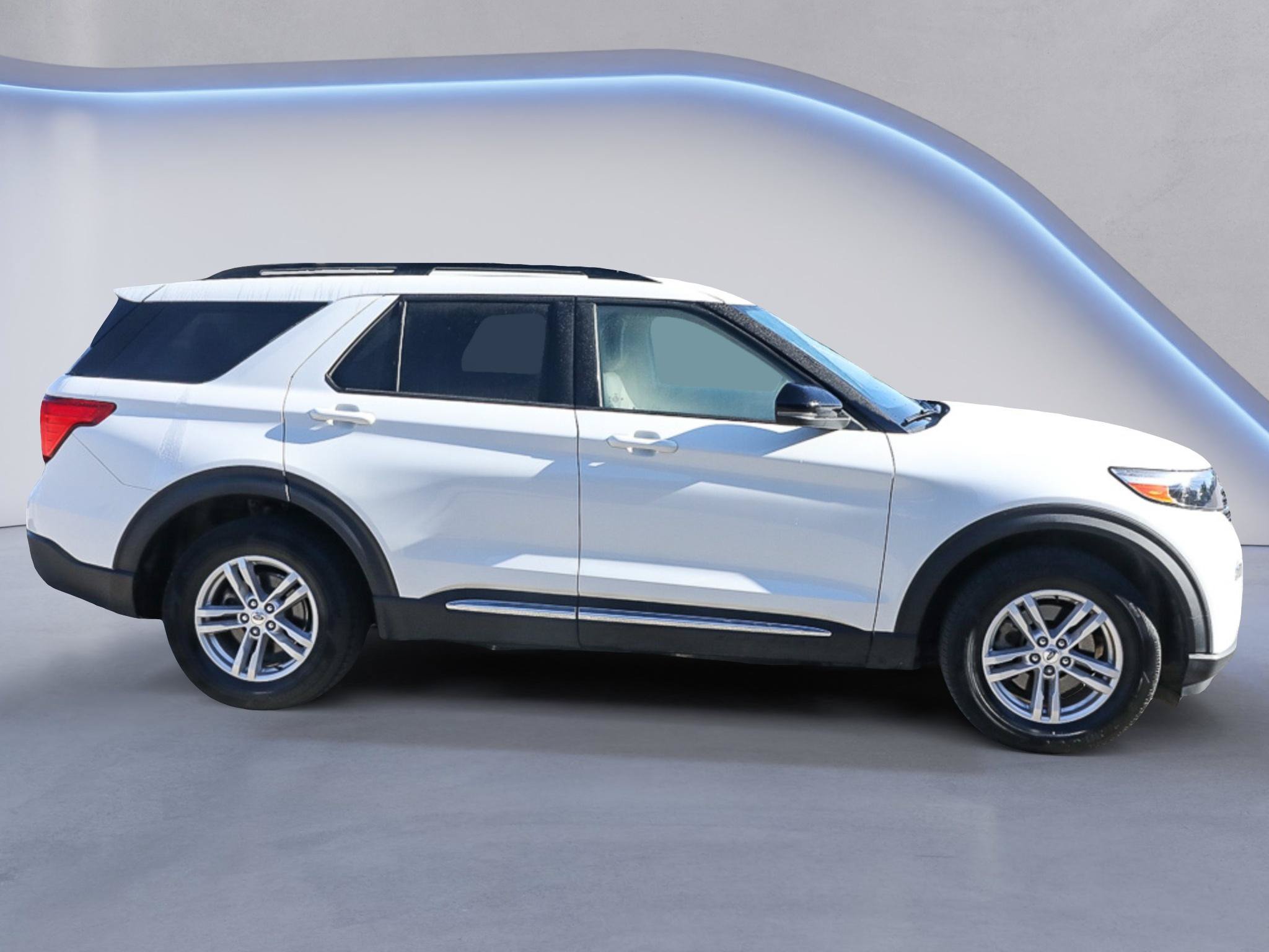Certified 2023 Ford Explorer XLT w/ Equipment Group 202A AWD/4WD image 11