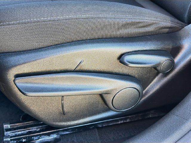 Used 2019 Jeep Renegade Sport FWD image 23
