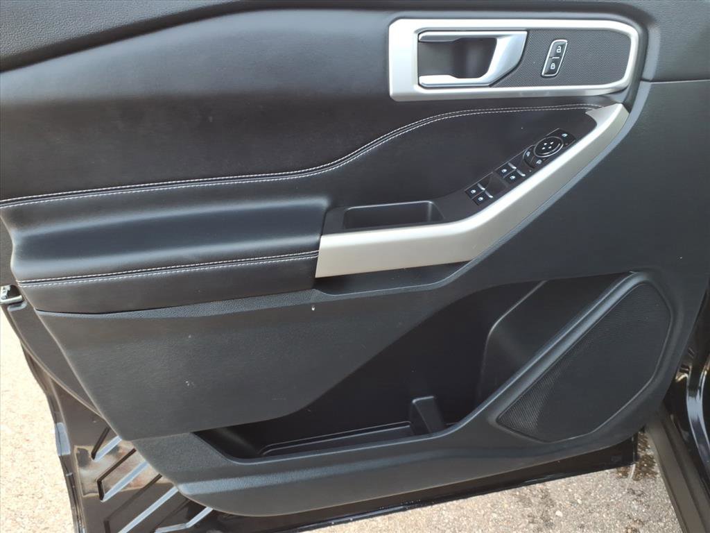 Certified 2023 Ford Explorer XLT w/ Equipment Group 202A image 15
