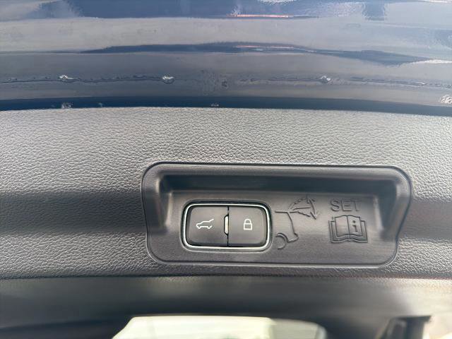 Certified 2022 Ford Explorer Limited w/ Limited Technology Package image 29