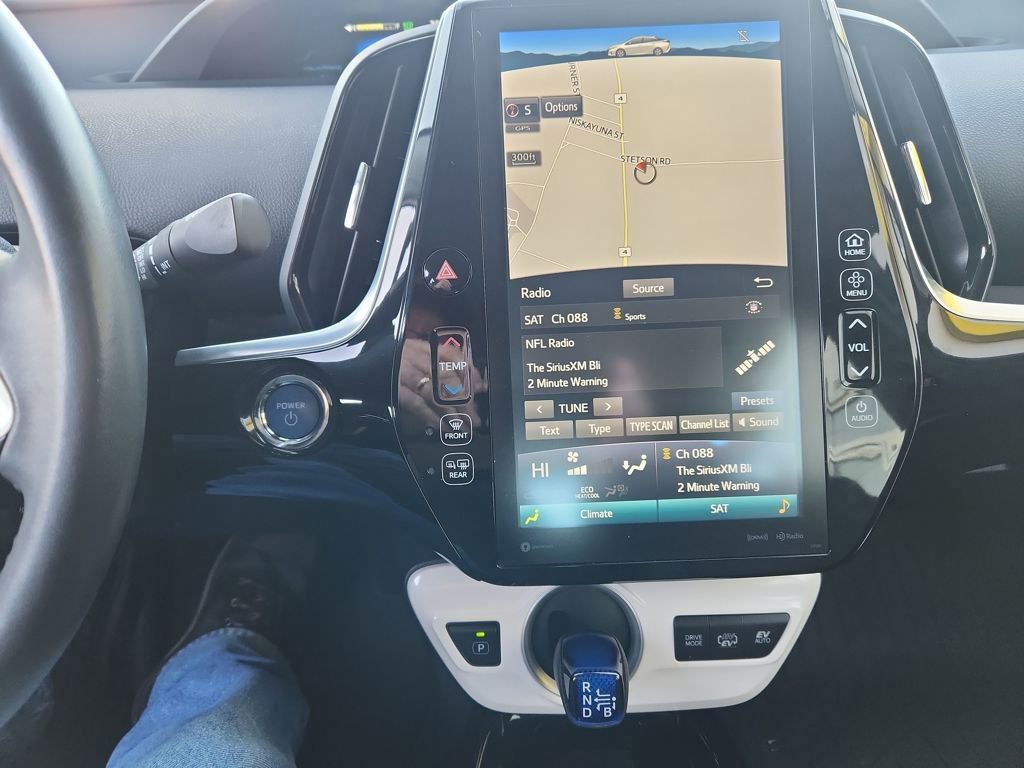 Used 2017 Toyota Prius Prime Premium image 16