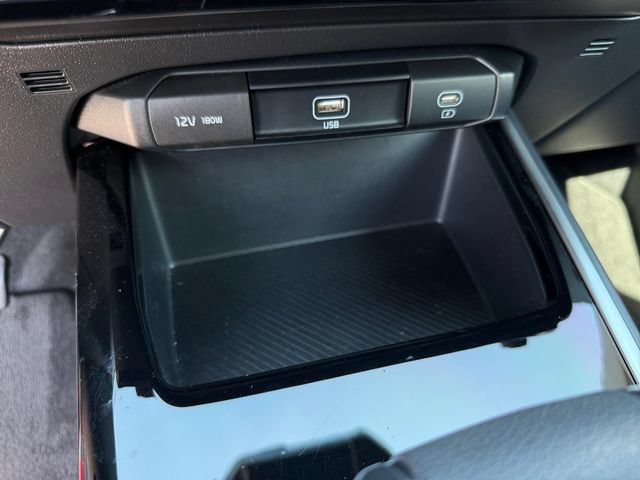 Used 2023 Kia Niro LX FWD image 16
