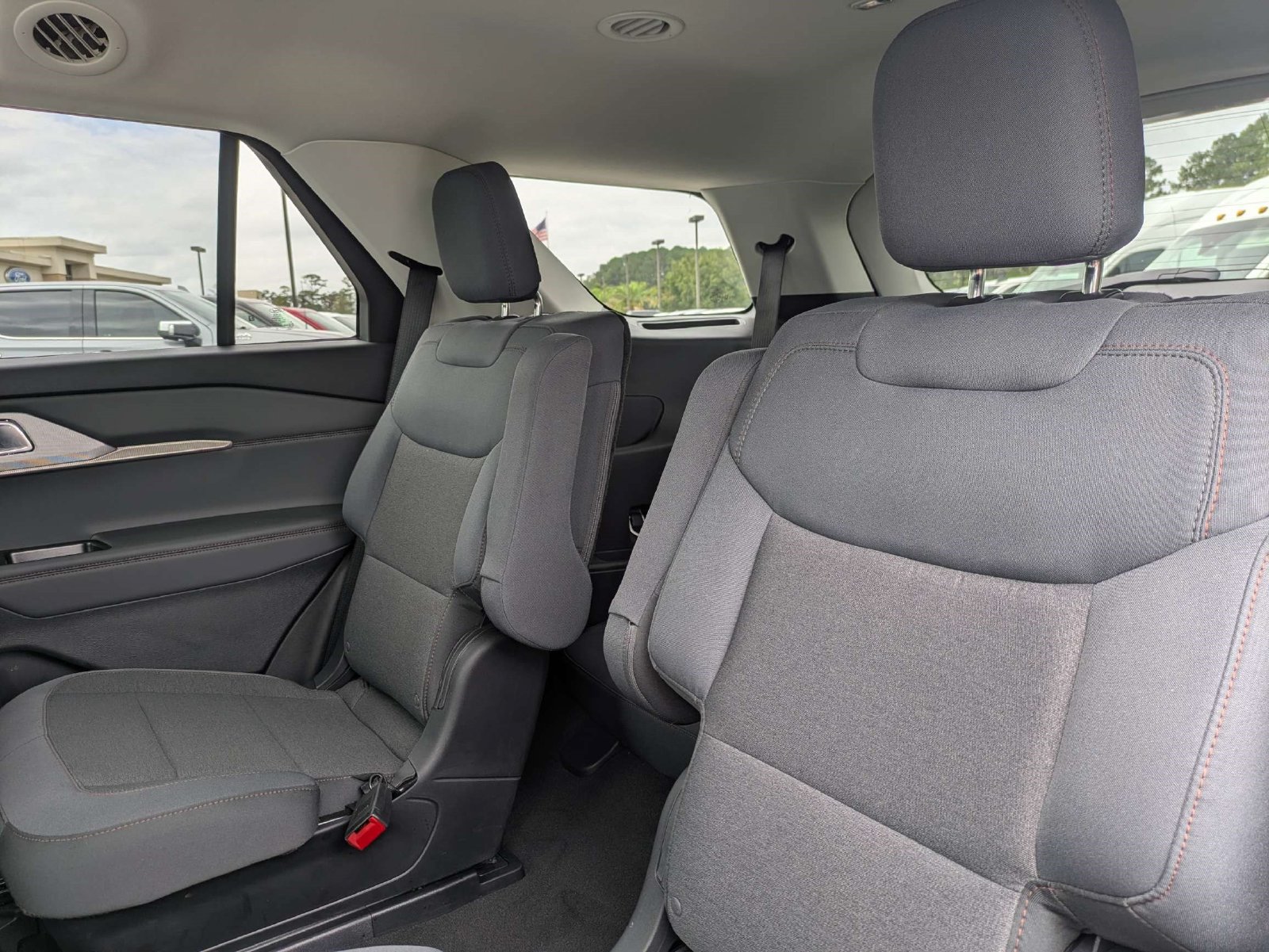 Certified 2026 Ford Explorer Active RWD image 15