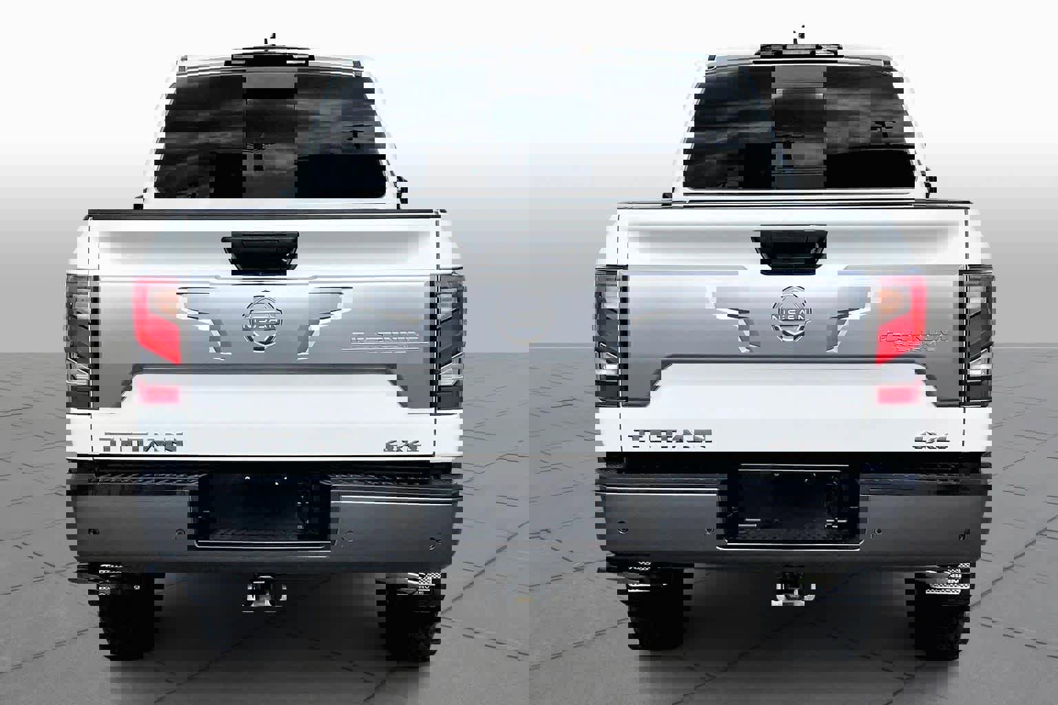 Used 2023 Nissan Titan Platinum Reserve w/ Moonroof Package image 5