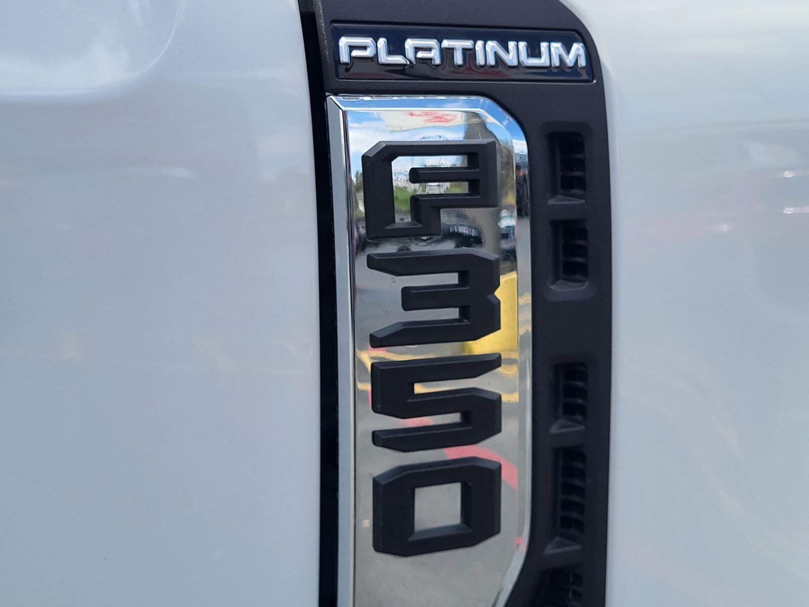 Certified 2026 Ford F350 Platinum w/ Platinum Plus Package image 12