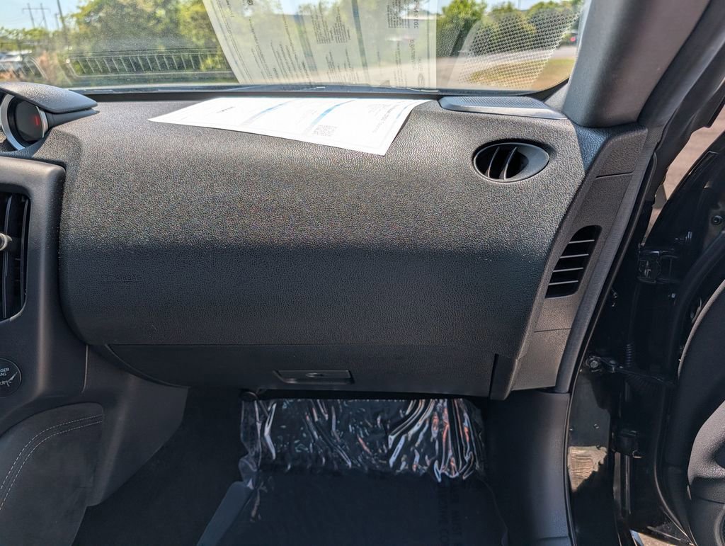 Used 2019 Nissan 370Z Touring RWD image 22
