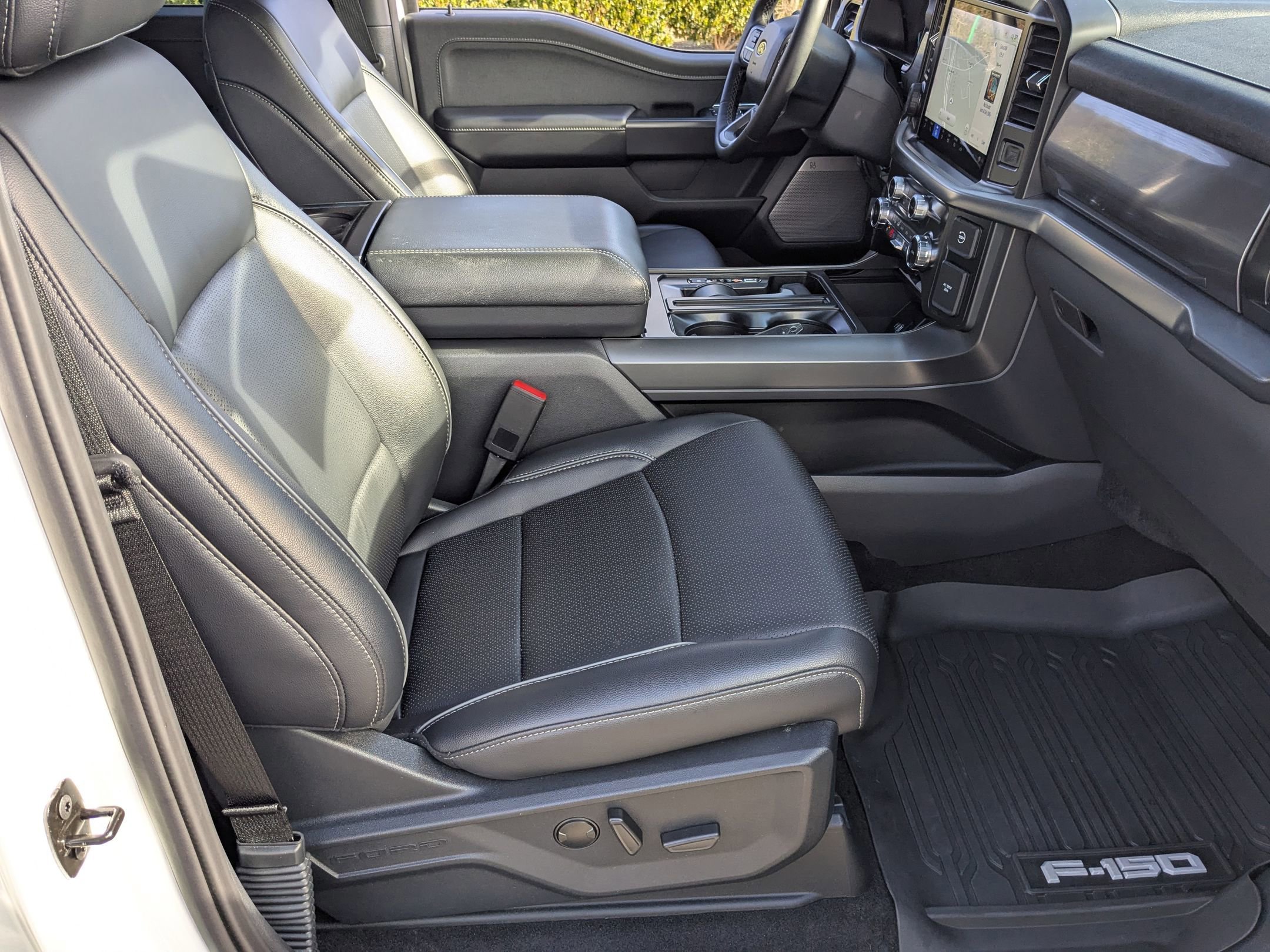 Certified 2025 Ford F150 Lariat w/ Equipment Group 501A Mid image 42