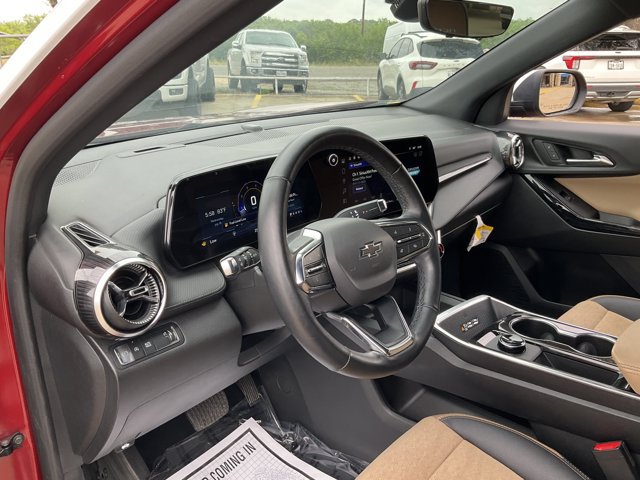 Used 2025 Chevrolet Equinox ACTIV w/ Safety and Technology Package FWD image 6