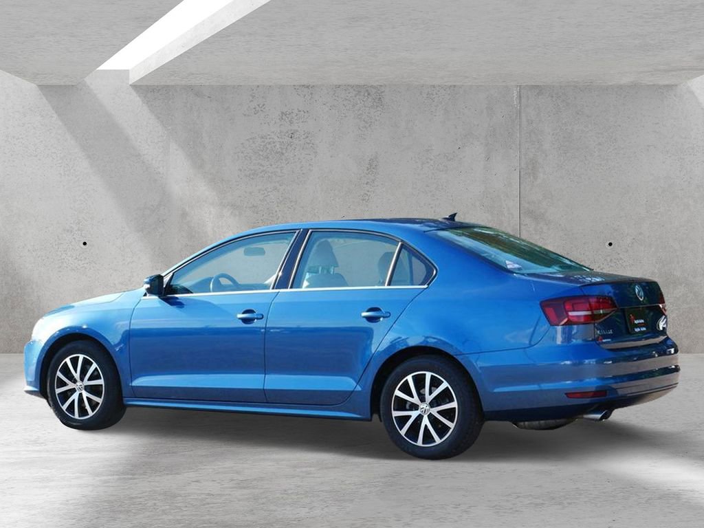 Used 2017 Volkswagen Jetta SE FWD image 4