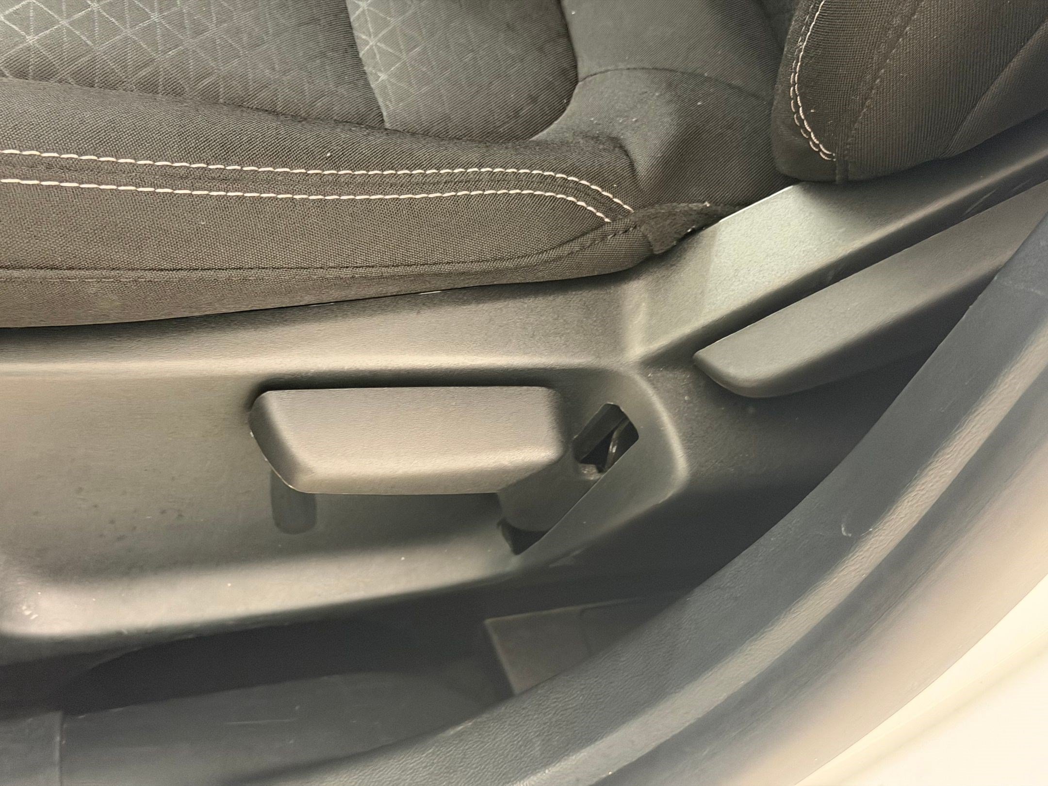 Certified 2025 Ford Escape Active FWD image 15