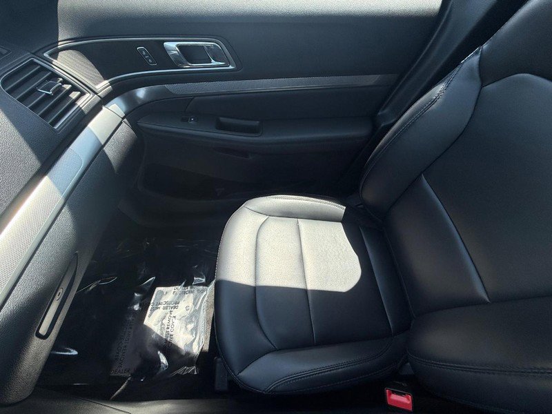 Certified 2019 Ford Explorer XLT w/ Equipment Group 202A AWD/4WD image 24