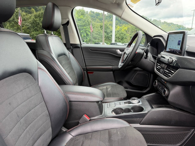 Certified 2022 Ford Escape SEL w/ SEL Stealth AWD Package image 10