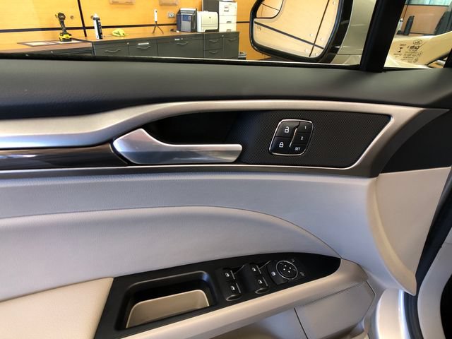 Certified 2017 Ford Fusion SE w/ Fusion SE Technology Package FWD image 12
