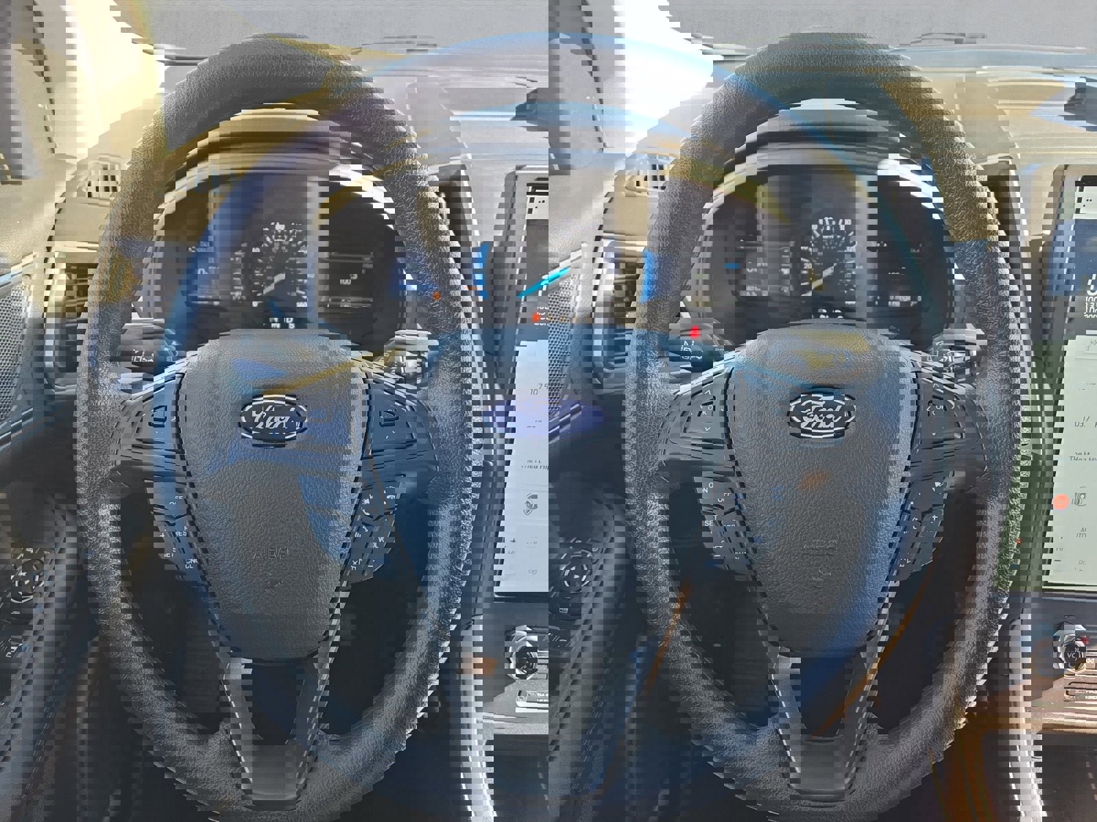 Certified 2024 Ford Edge SE image 13