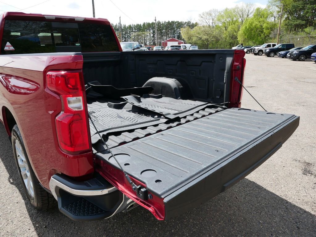 Used 2025 Chevrolet Silverado 1500 LTZ AWD/4WD image 10