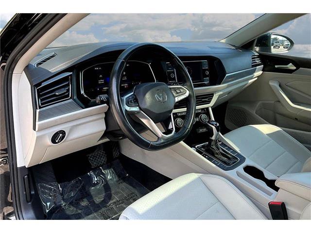 Used 2023 Volkswagen Jetta SE FWD image 18