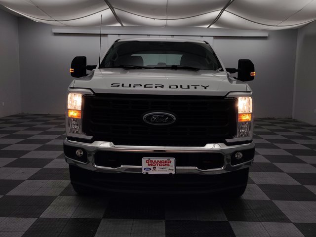 Certified 2023 Ford F250 XL w/ Snow Plow/Camper Package AWD/4WD image 4