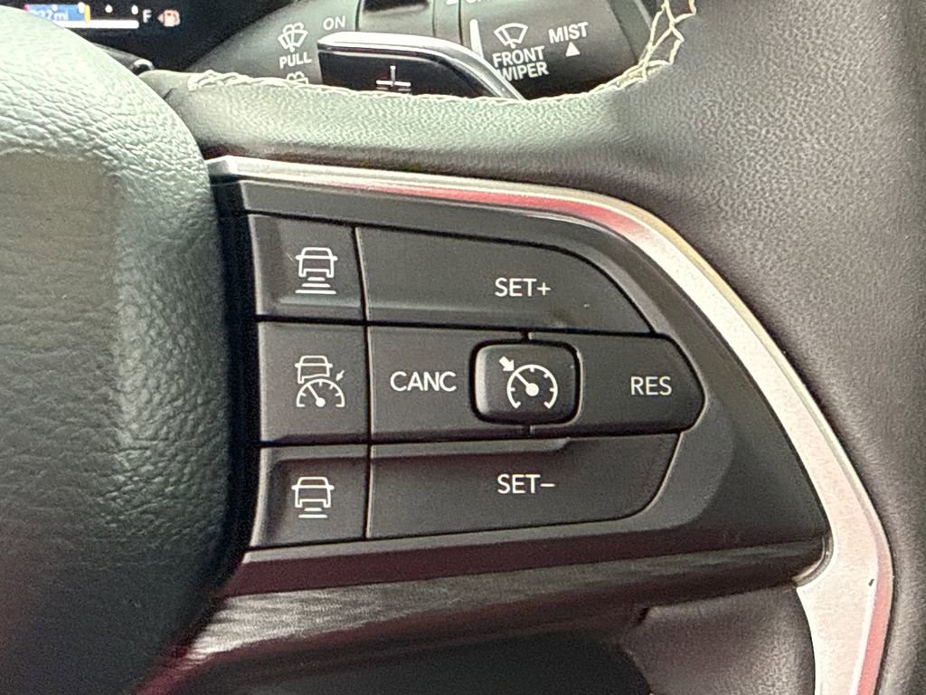 Used 2025 Jeep Grand Cherokee L Altitude RWD image 28