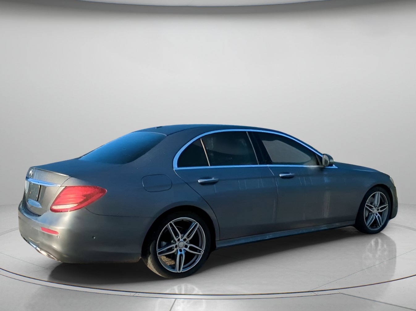 Used 2017 Mercedes-Benz E 300 image 29