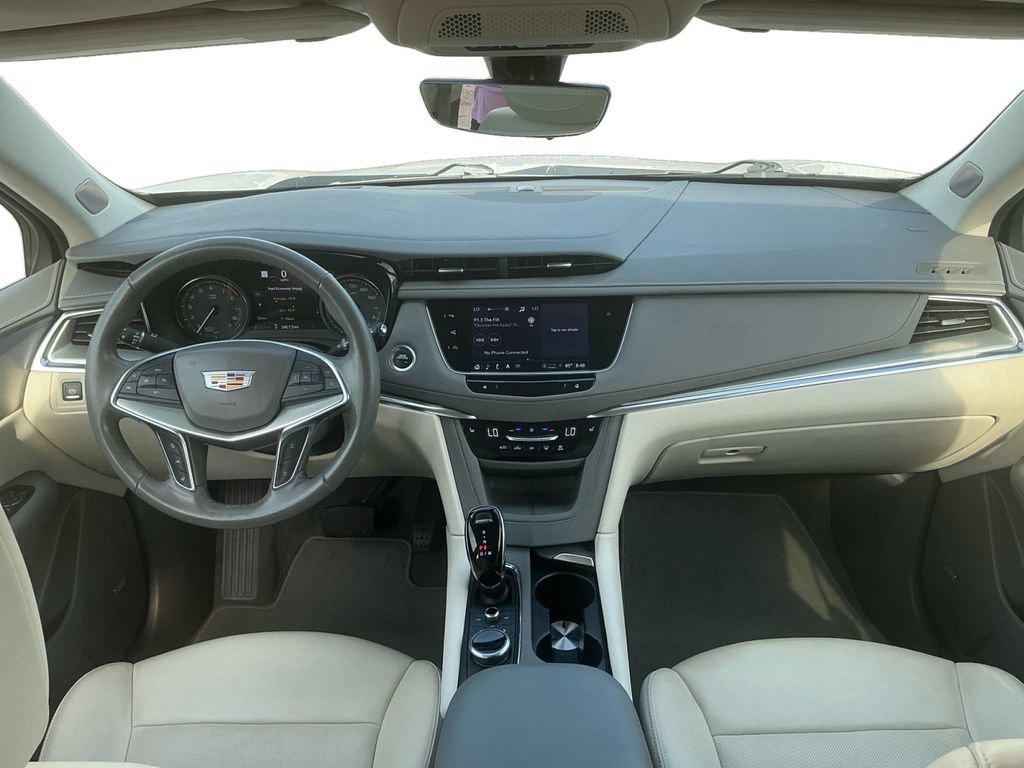 Used 2023 Cadillac XT5 Premium Luxury w/ Technology Package FWD image 17
