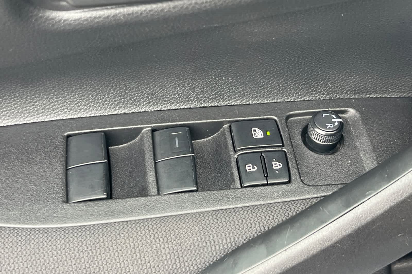 Used 2025 Toyota Corolla LE image 14