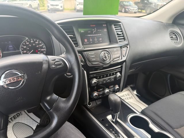 Used 2019 Nissan Pathfinder S AWD/4WD image 38
