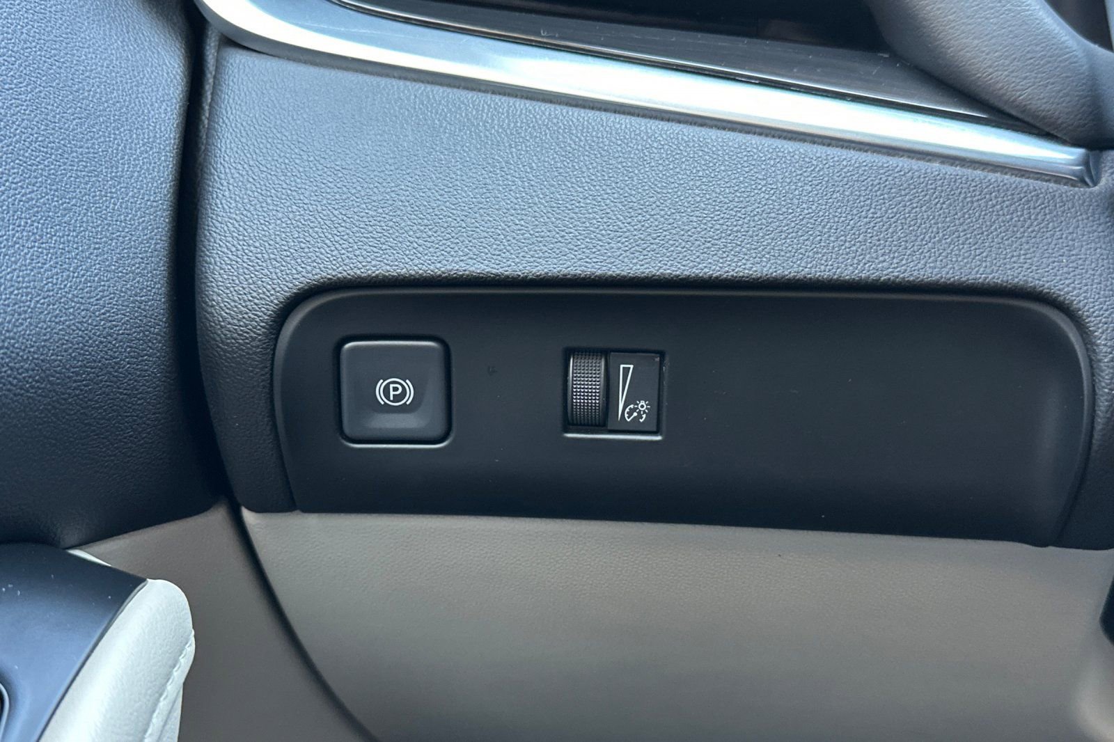 Used 2023 Buick Enclave Essence w/ Experience Buick Package image 29