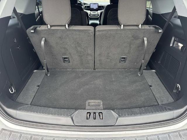 Certified 2023 Ford Explorer XLT RWD image 28