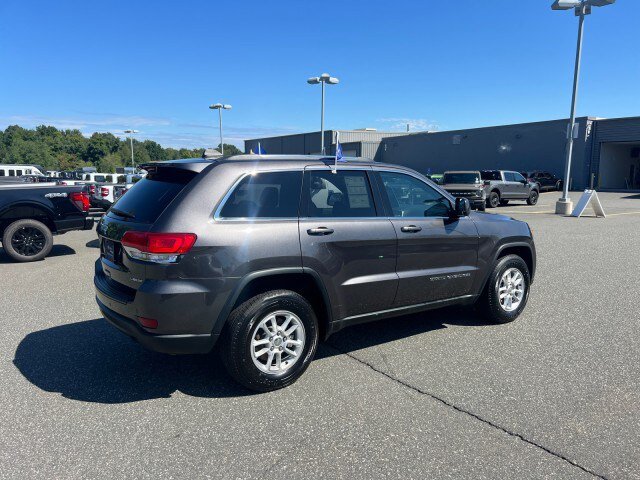 Used 2019 Jeep Grand Cherokee Laredo AWD/4WD image 5