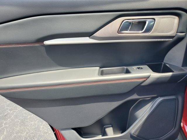 Certified 2025 Ford Explorer ST RWD image 31