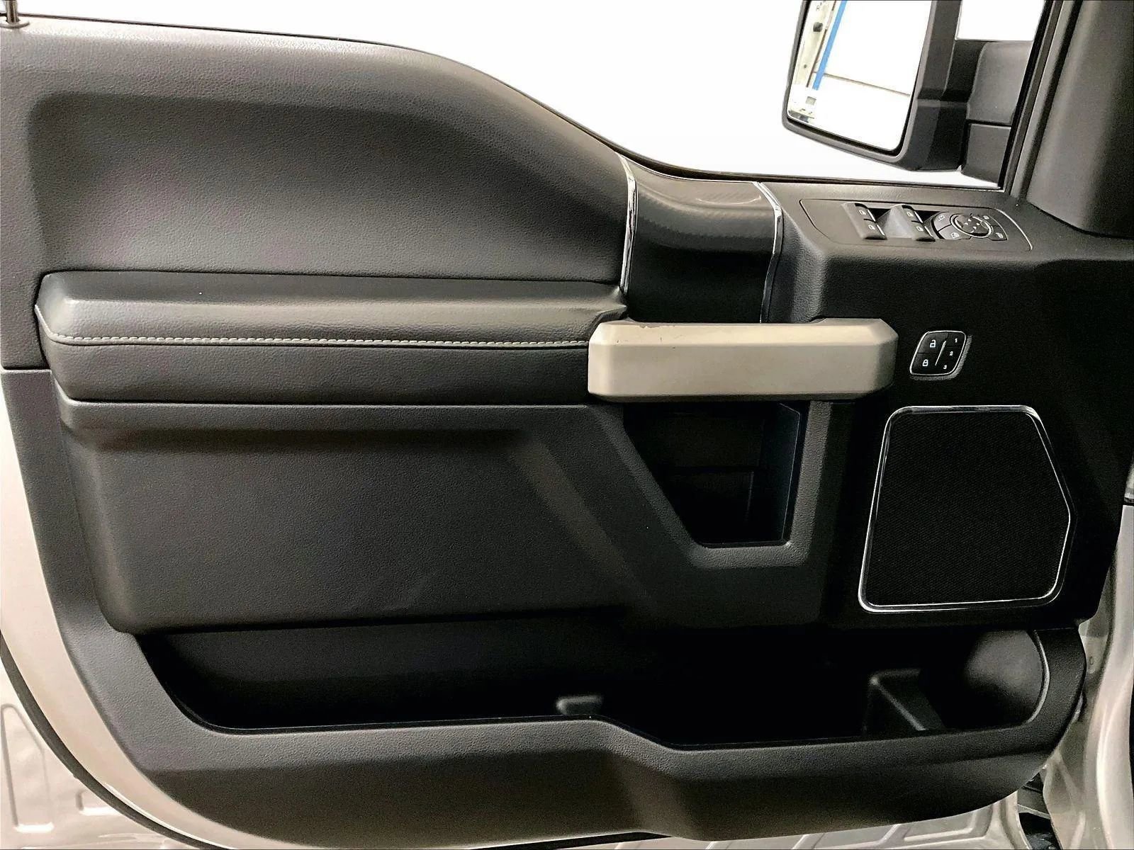 Certified 2018 Ford F150 Lariat image 22