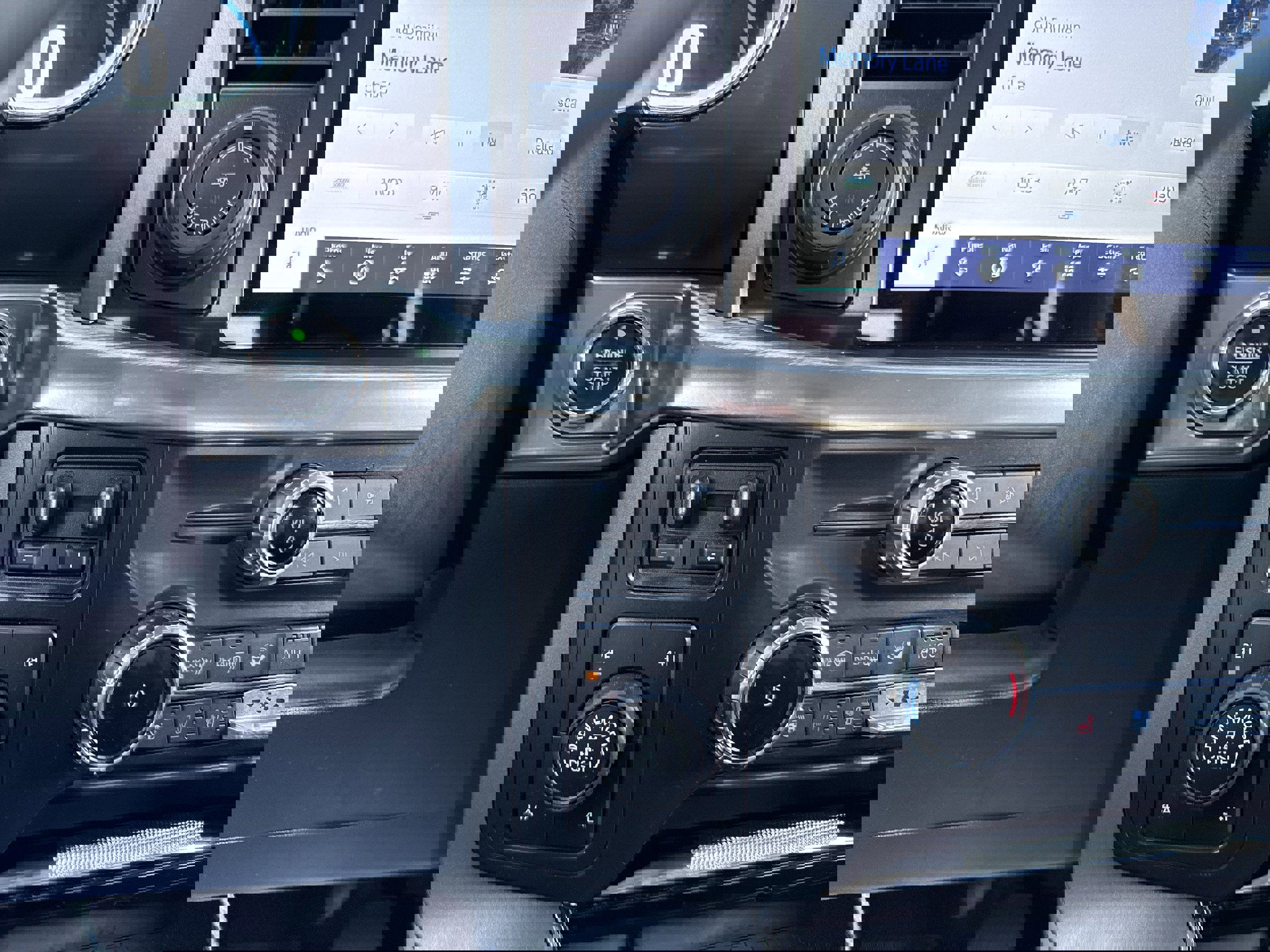 Certified 2022 Ford F150 Lariat w/ Equipment Group 502A High image 25