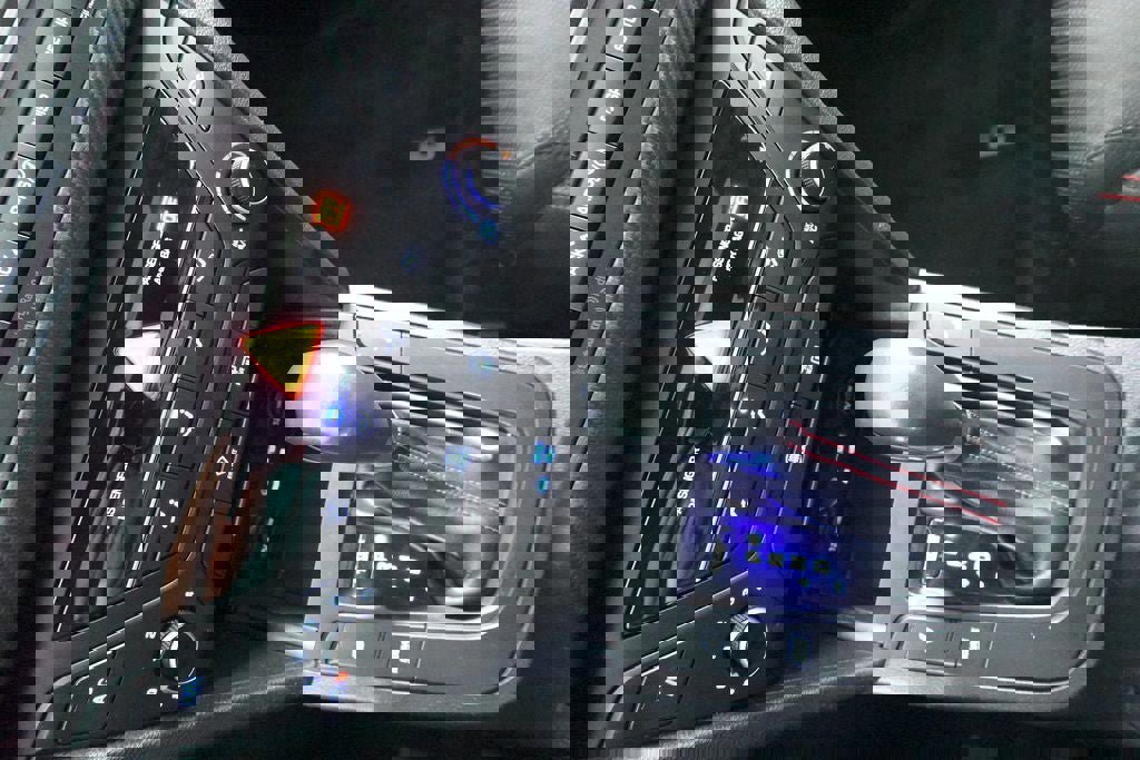 Used 2018 Hyundai Elantra Sport image 20