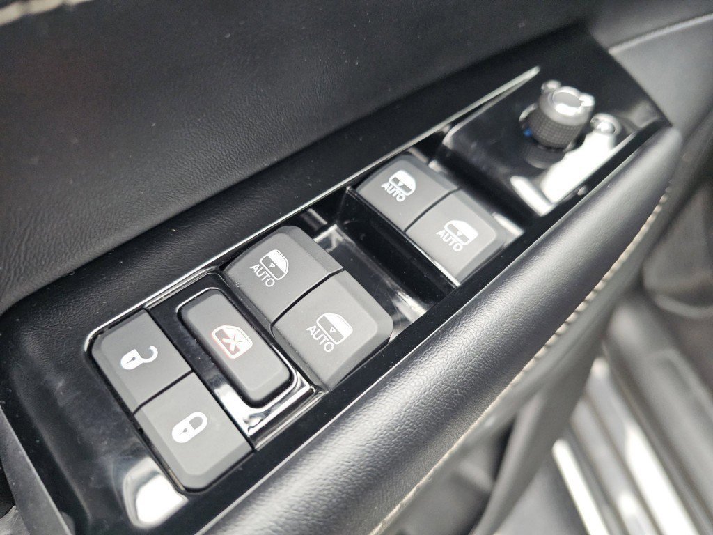 Used 2024 Jeep Wagoneer L Series II w/ Flexible Seating Group image 29