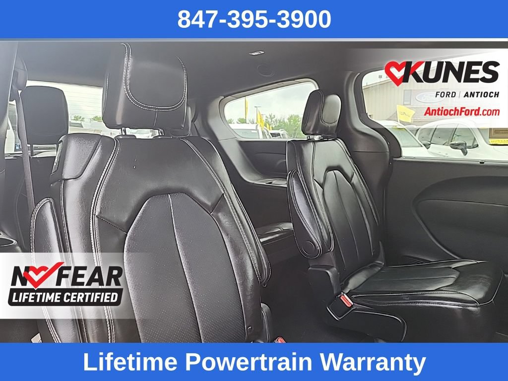 Used 2025 Chrysler Pacifica Select FWD image 41
