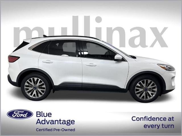 Certified 2022 Ford Escape Titanium image 2