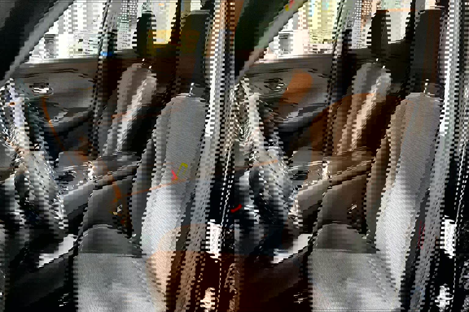 Used 2023 Nissan Rogue SV image 10