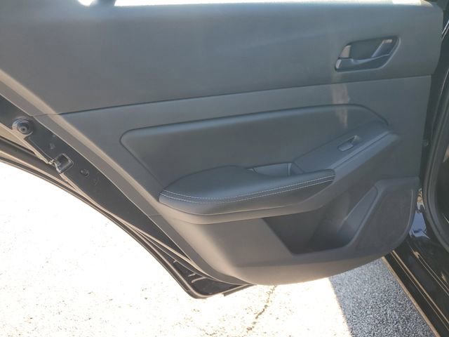 Used 2024 Nissan Altima 2.5 SV image 15