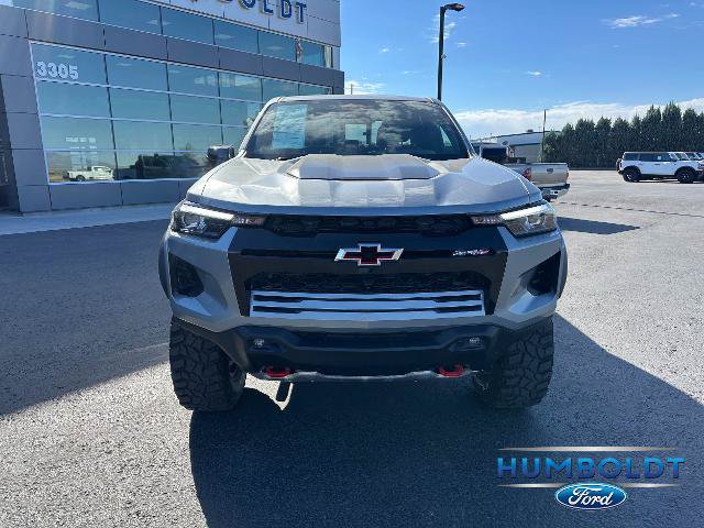 Used 2024 Chevrolet Colorado ZR2 w/ Technology Package AWD/4WD image 2