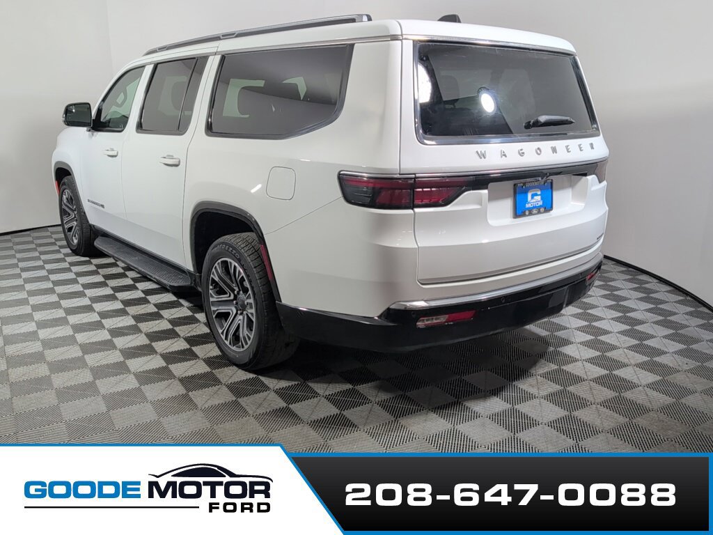 Used 2024 Jeep Wagoneer L Series II AWD/4WD image 5